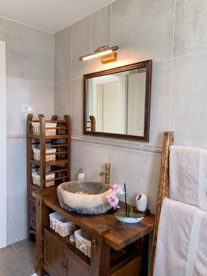 Villa Alara - Charming Villa With Heated Swimming Pool Milohnici ภายนอก รูปภาพ