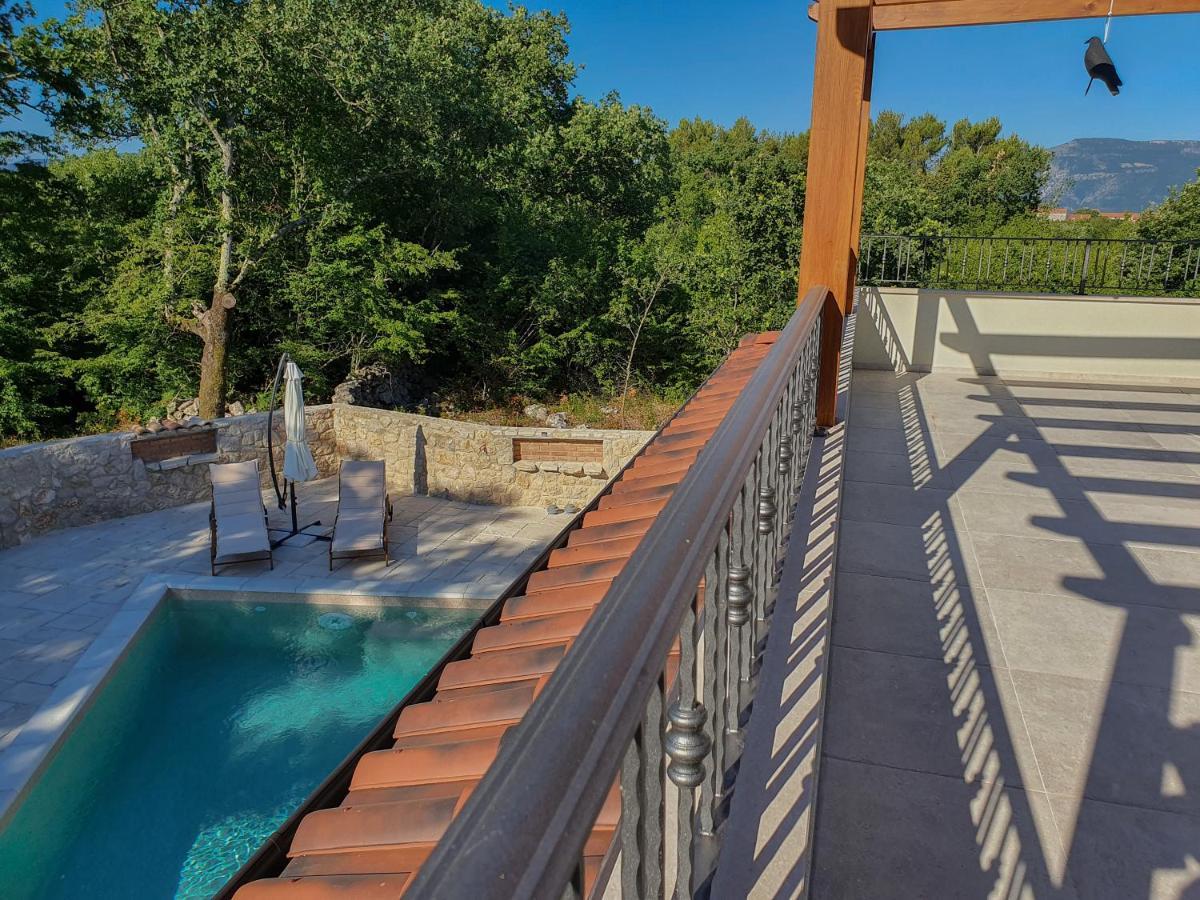 Villa Alara - Charming Villa With Heated Swimming Pool Milohnici ภายนอก รูปภาพ