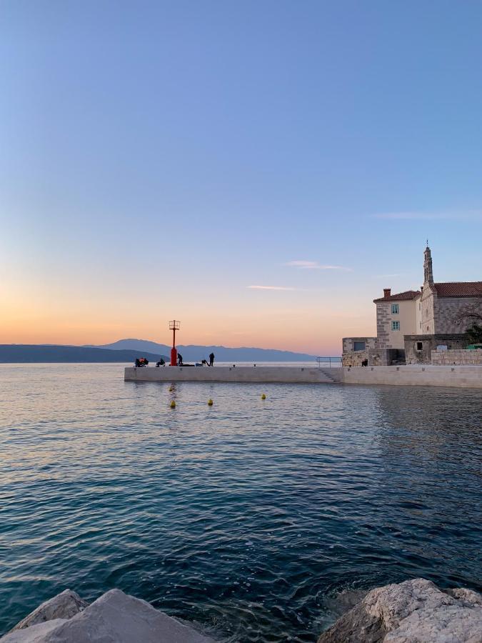 Villa Alara - Charming Villa With Heated Swimming Pool Milohnici ภายนอก รูปภาพ