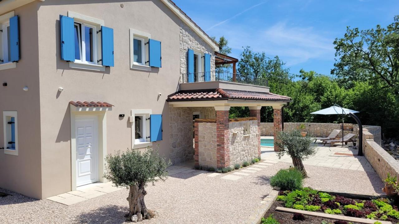Villa Alara - Charming Villa With Heated Swimming Pool Milohnici ภายนอก รูปภาพ