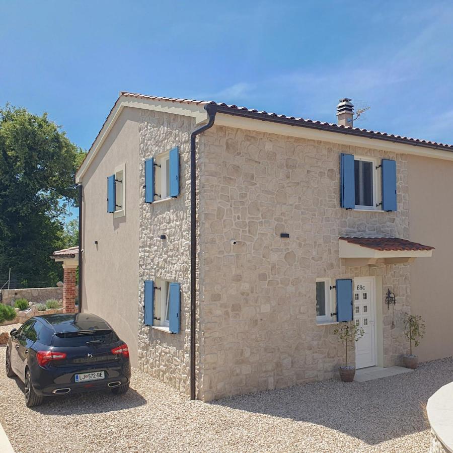 Villa Alara - Charming Villa With Heated Swimming Pool Milohnici ภายนอก รูปภาพ